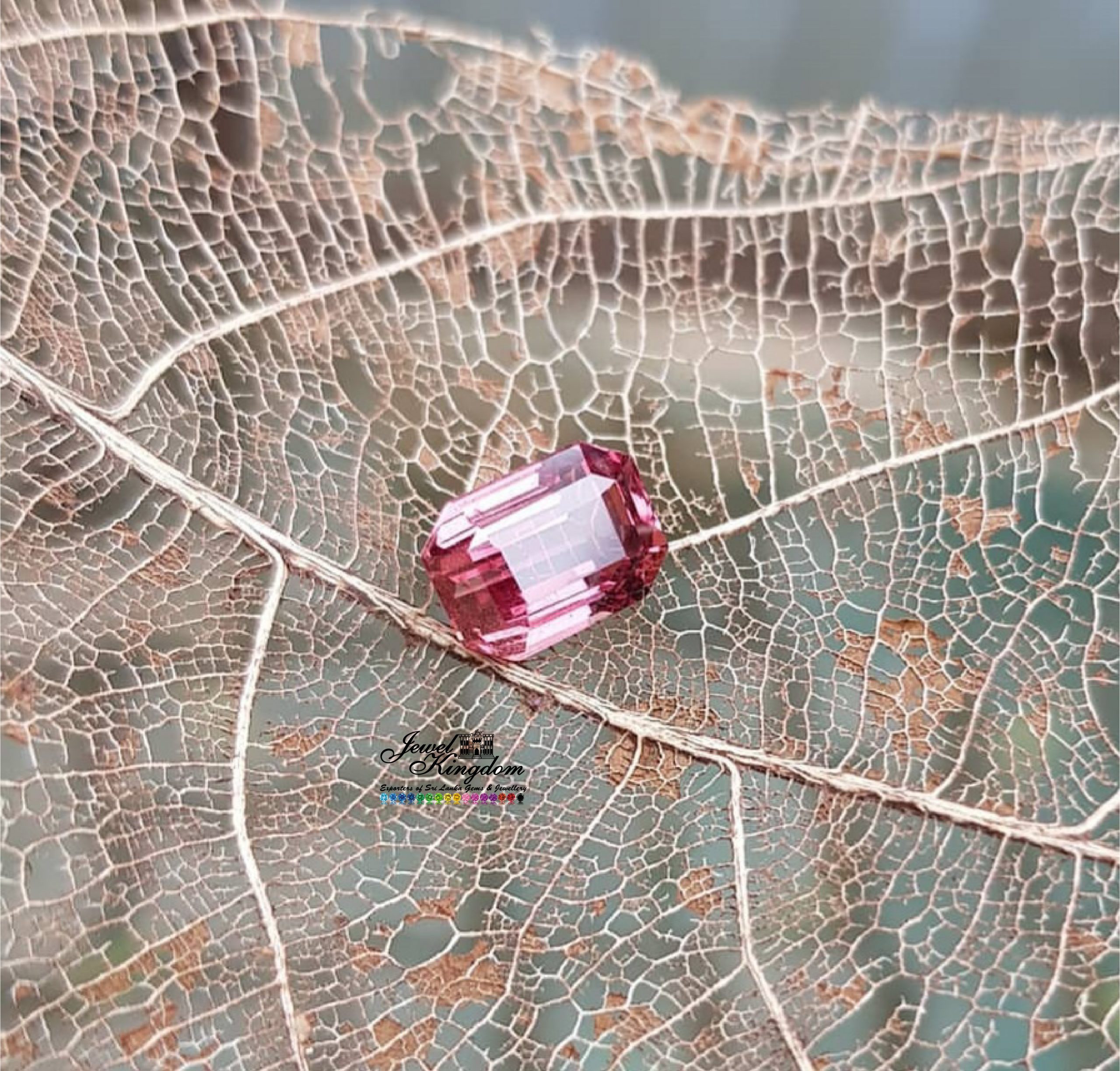 Padparatcha Sapphire 4